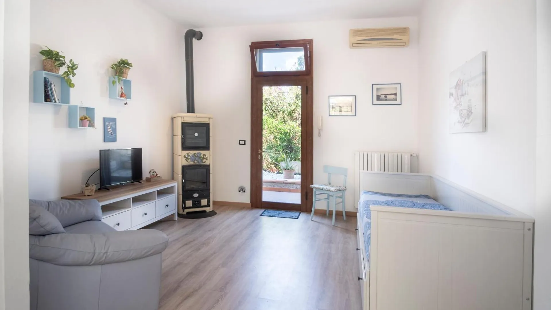 Villa Belvedere Imperia 0*,  Italia